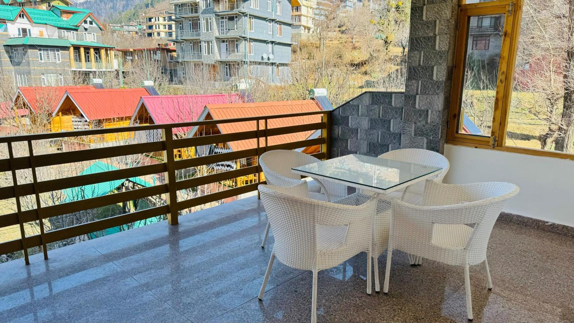 The Midnight Garden Manali Hotel Exterior photo